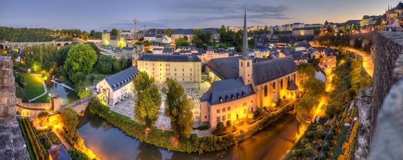 Luxemburg met een Escort voor Verfijnde Diners, GFE en Overnachtingen